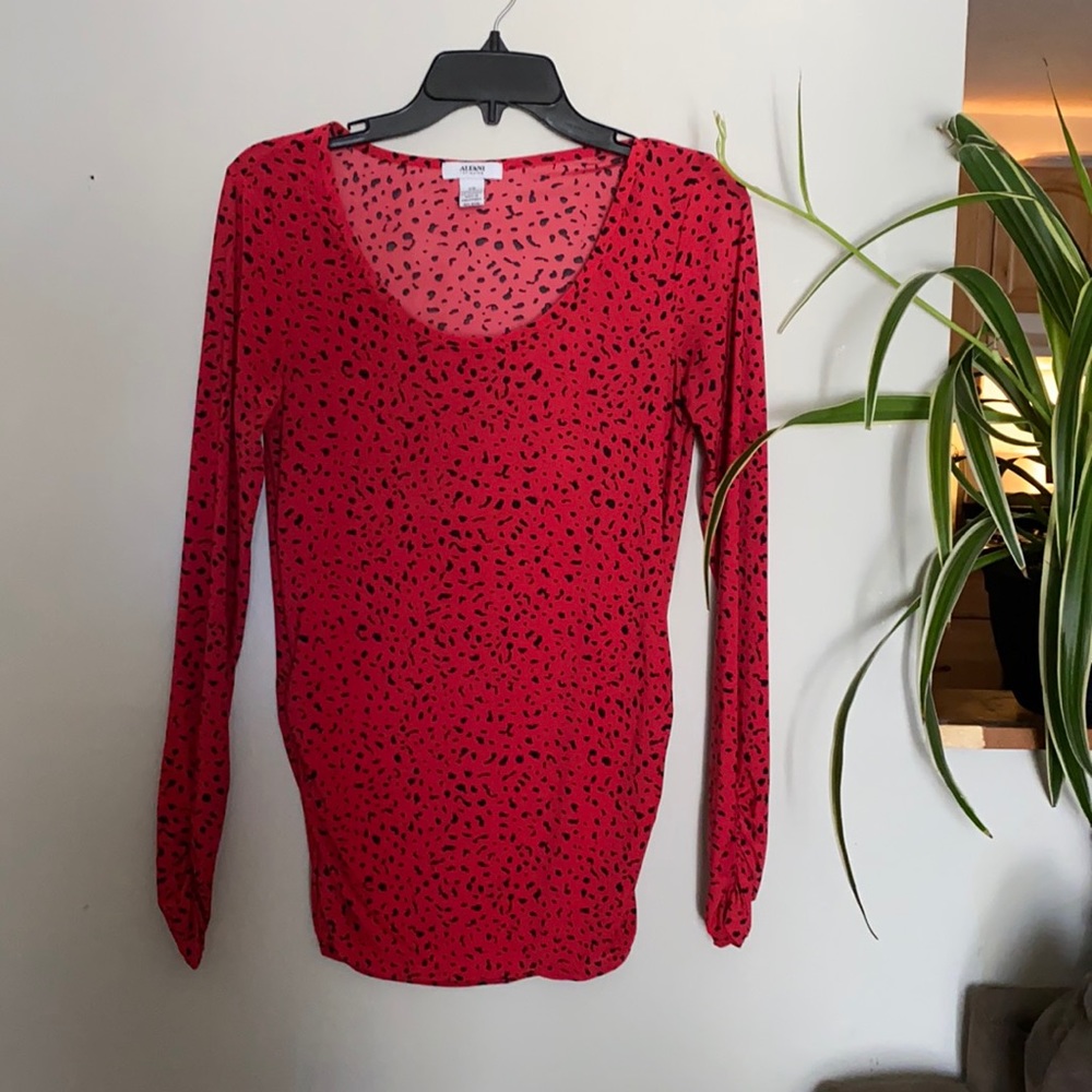 🛍 5/$25 Red Tunic